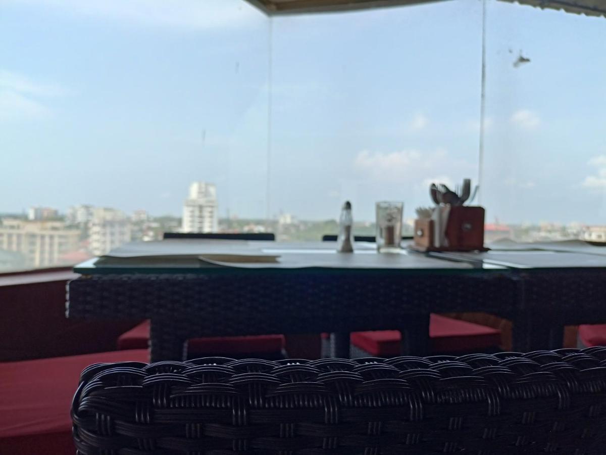 Presidency Kochi City Centre Kültér fotó