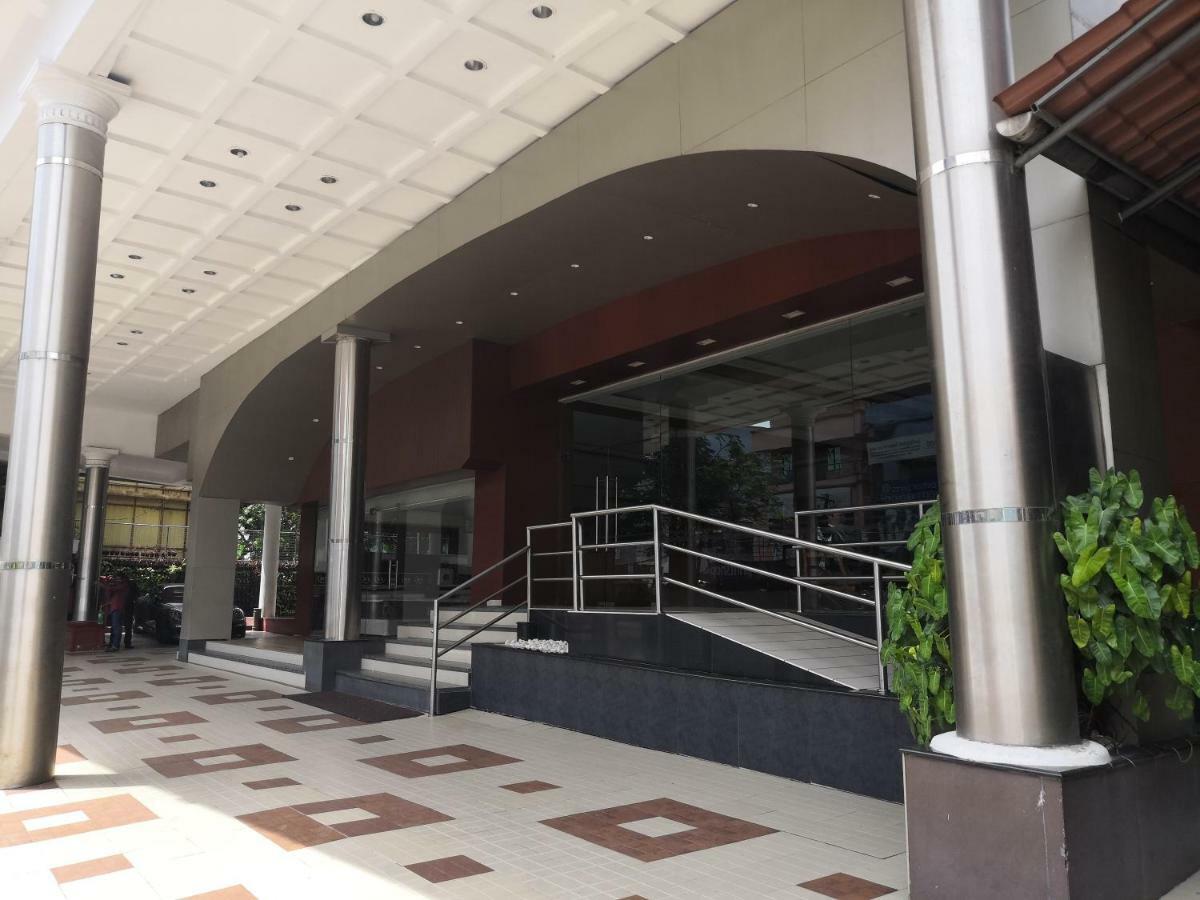 Presidency Kochi City Centre Kültér fotó