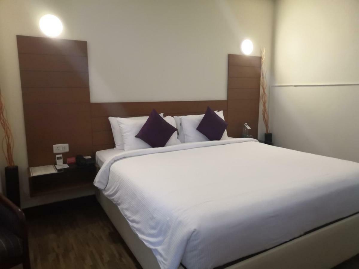 Presidency Kochi City Centre Kültér fotó