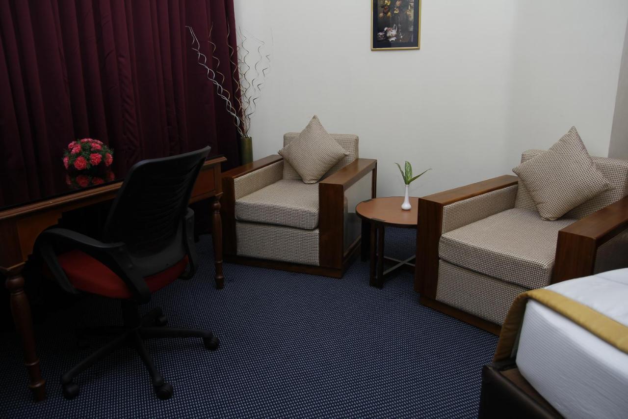 Presidency Kochi City Centre Kültér fotó