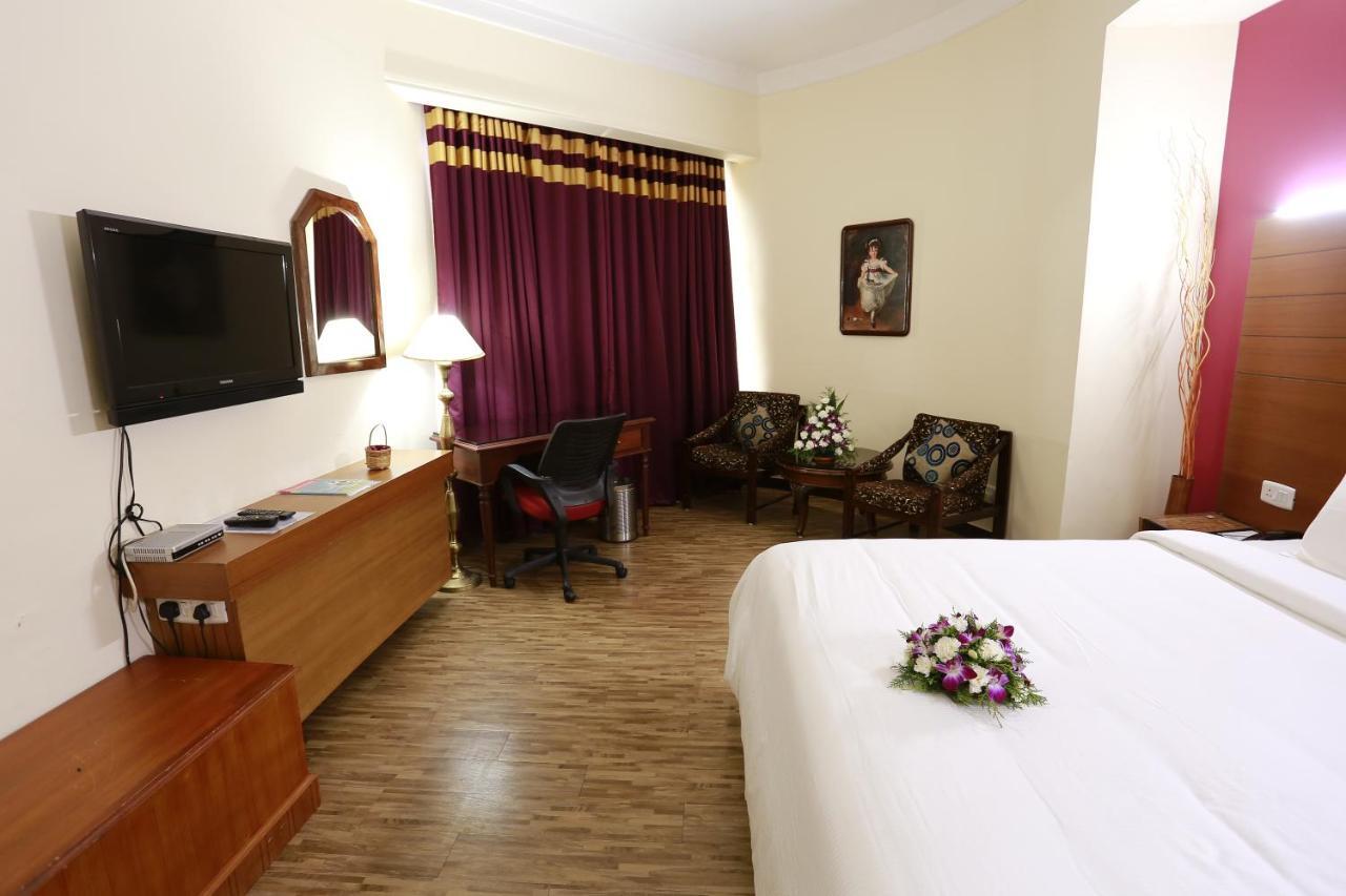 Presidency Kochi City Centre Kültér fotó