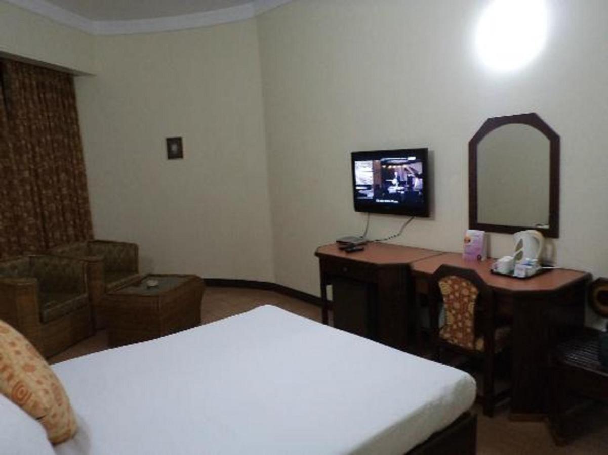 Presidency Kochi City Centre Kültér fotó